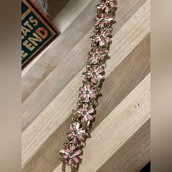 EUC Pink Stone Flower Choker Necklace - Picture 5 of 8